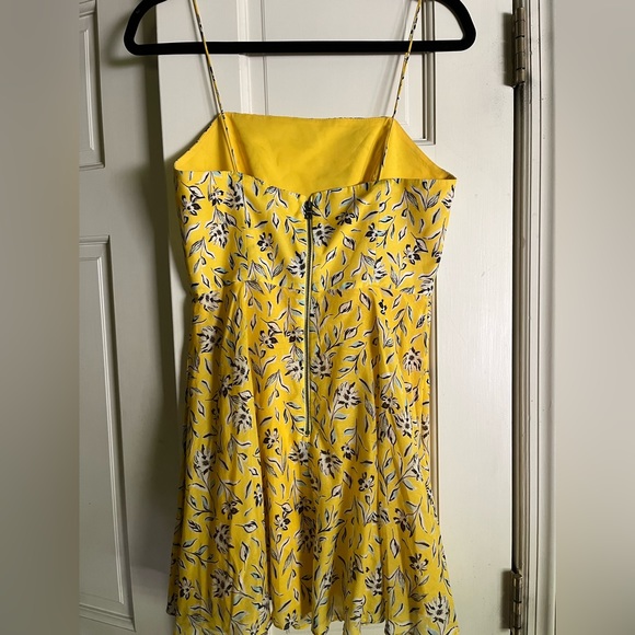Alice + Olivia Glinda Free Swinging Sunbeam Yellow Dress size 4 - Picture 3 of 3